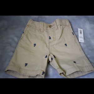 Old navy toddler shorts 18-24m
